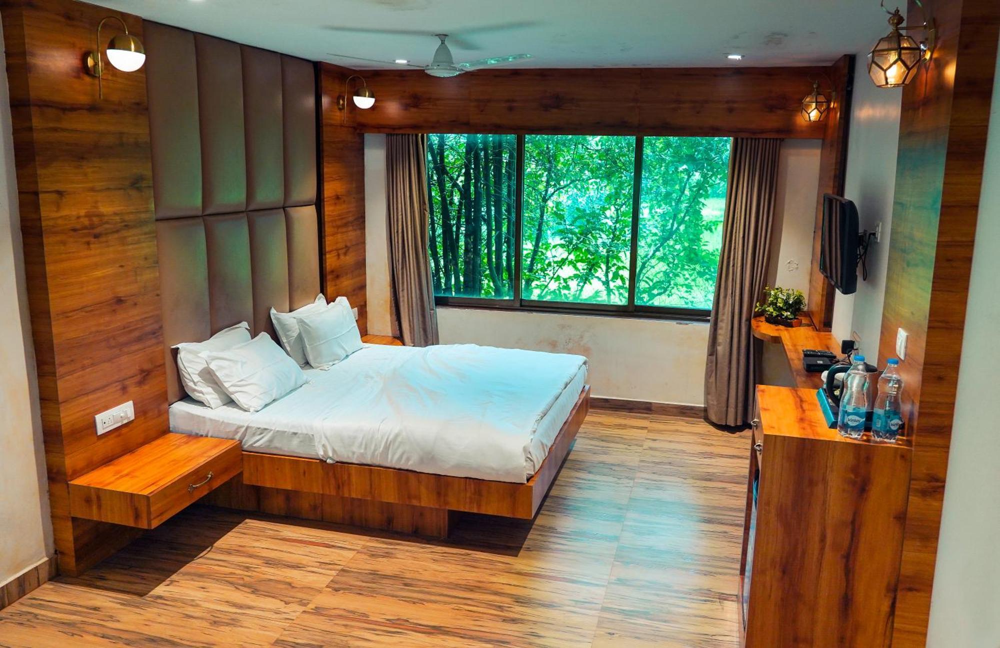 Whispering Peepul Resort Badlapur Kültér fotó