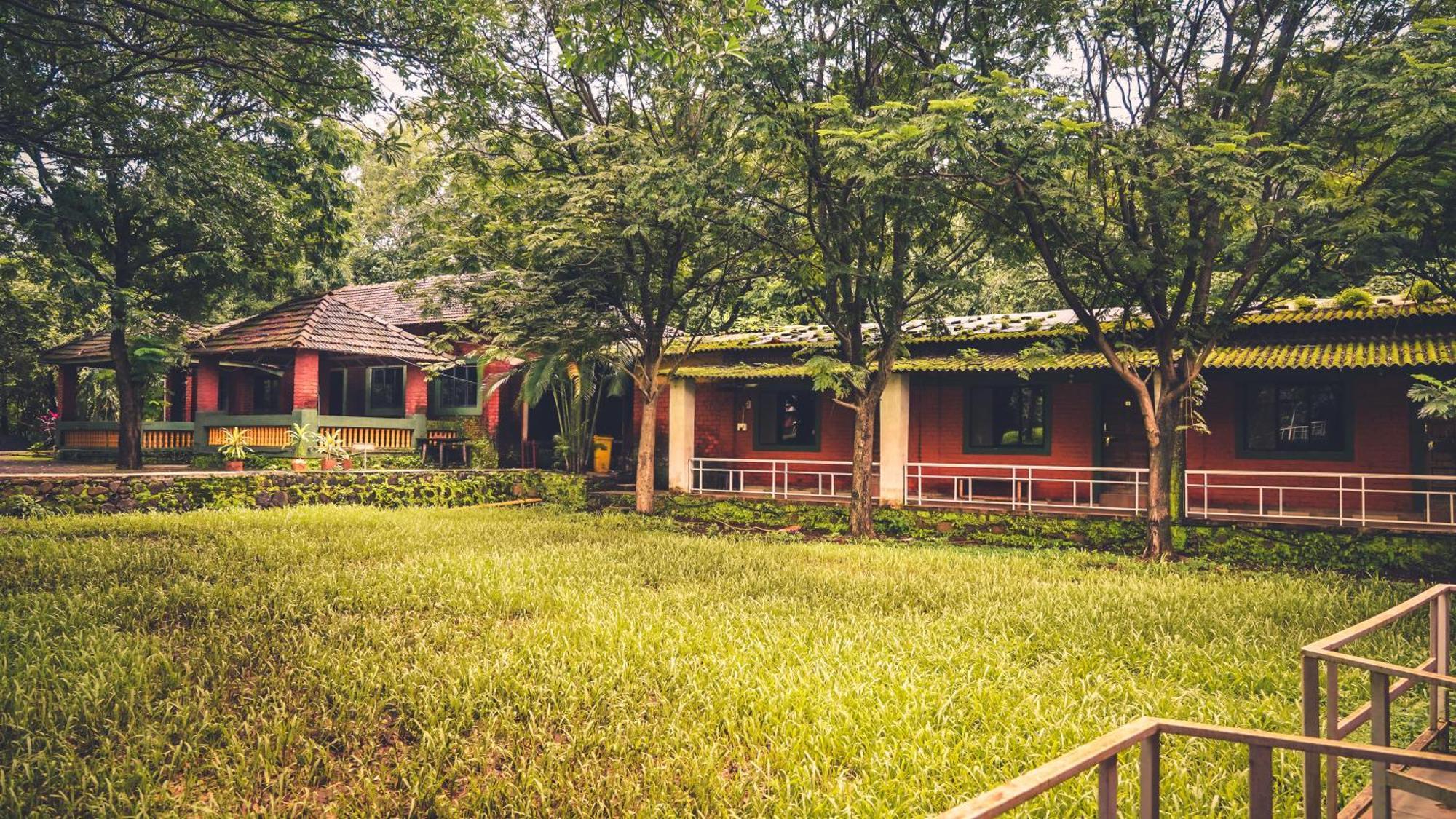 Whispering Peepul Resort Badlapur Kültér fotó