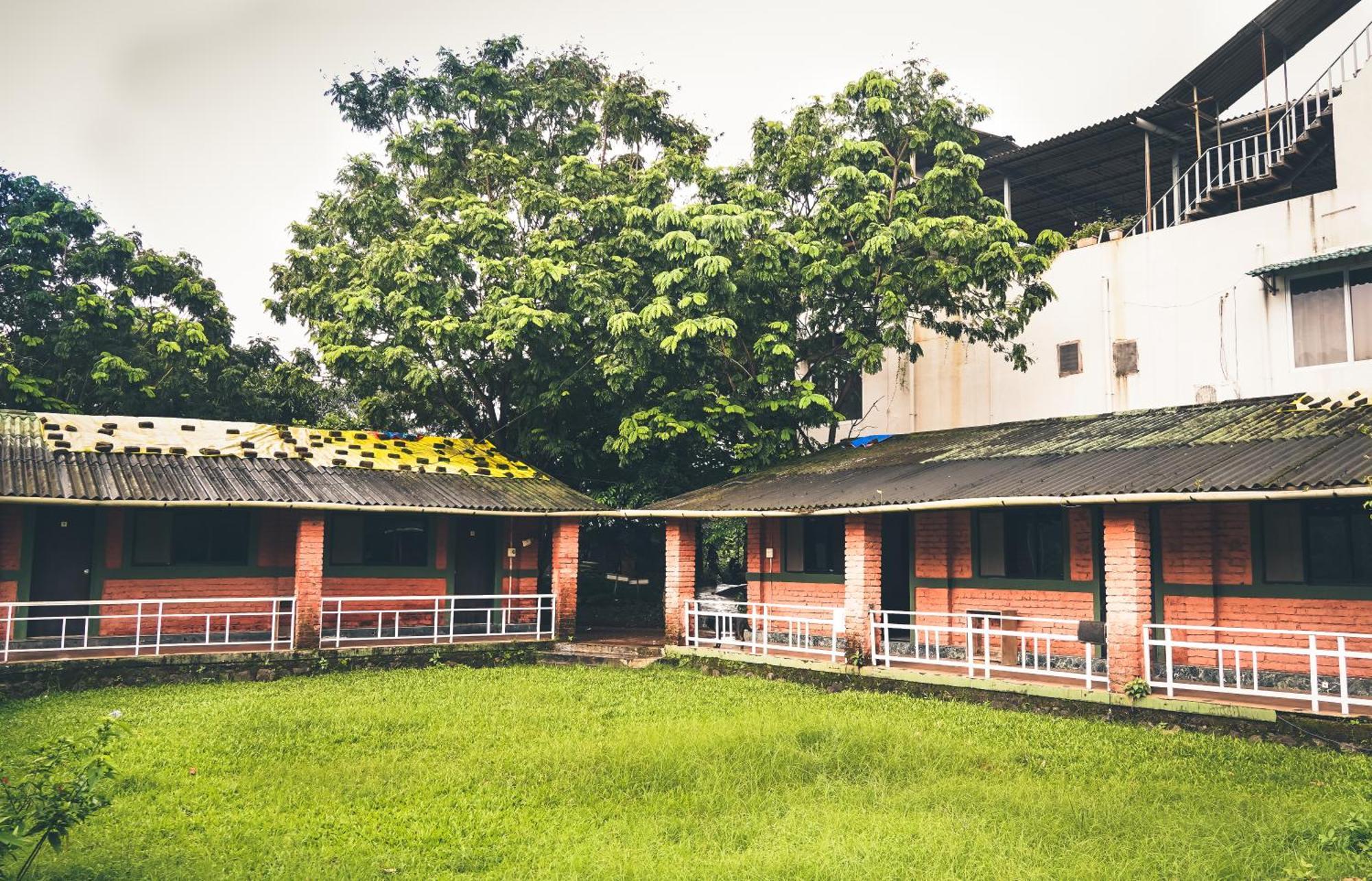 Whispering Peepul Resort Badlapur Kültér fotó
