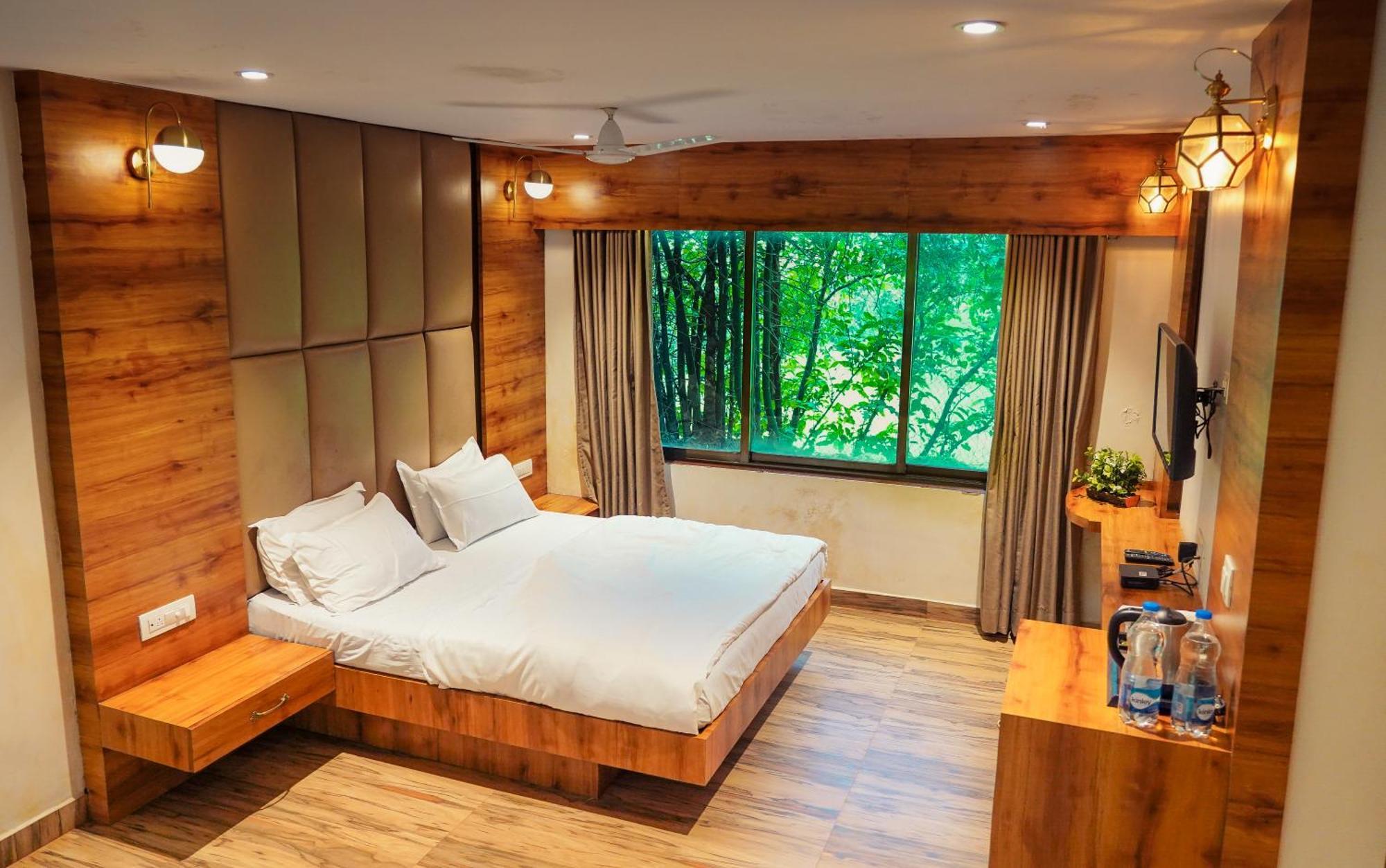 Whispering Peepul Resort Badlapur Kültér fotó