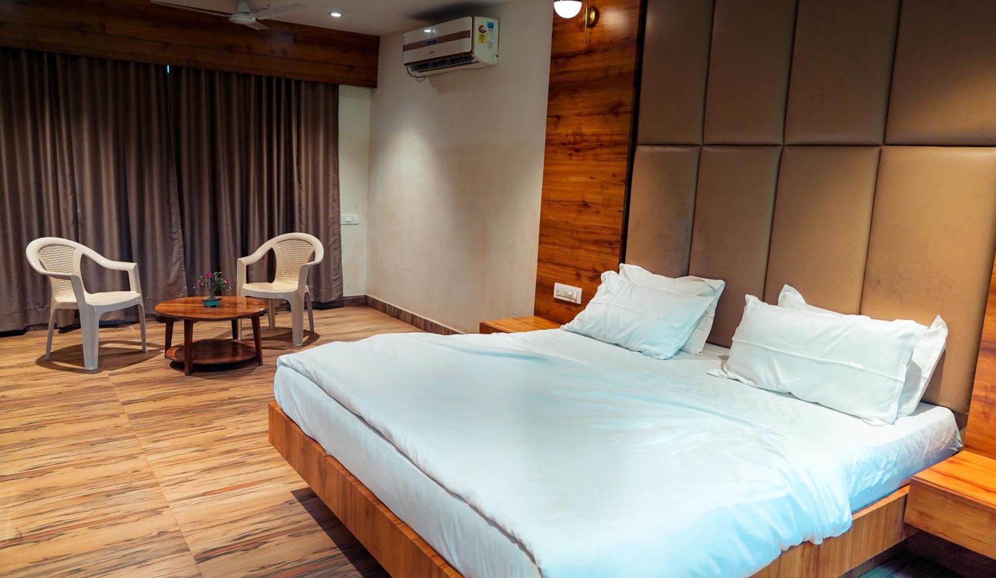 Whispering Peepul Resort Badlapur Kültér fotó